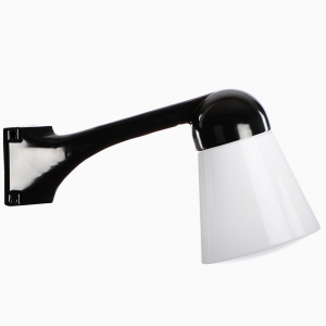 Lampa-Funkis-1950-Horn-Svart-Vinklad-Kon-750-335-6ba9.jpg