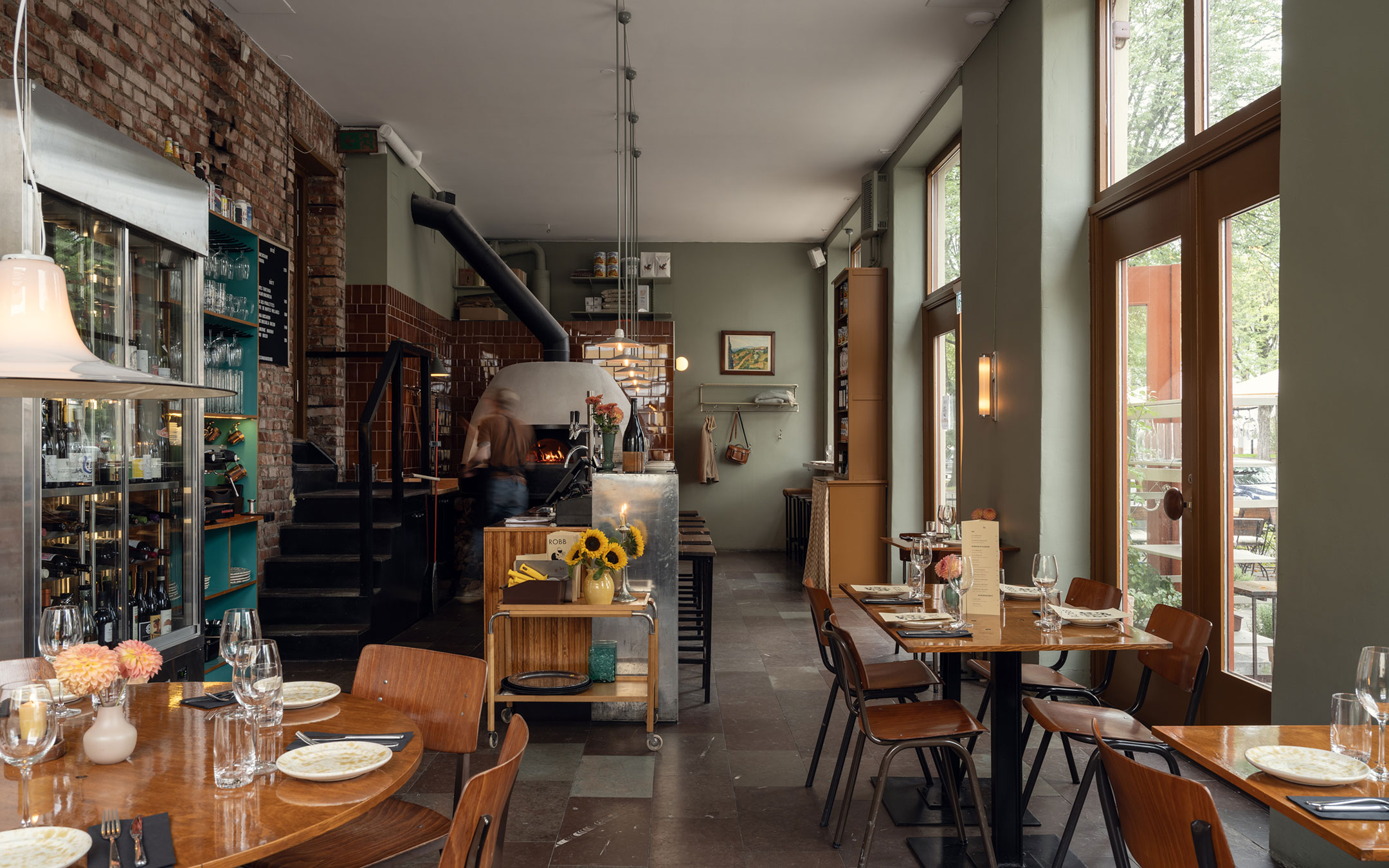 Restaurant Robb i Göteborg med vægge malet i Auro vægmaling Sandskovsgrøn fra Byggfabriken