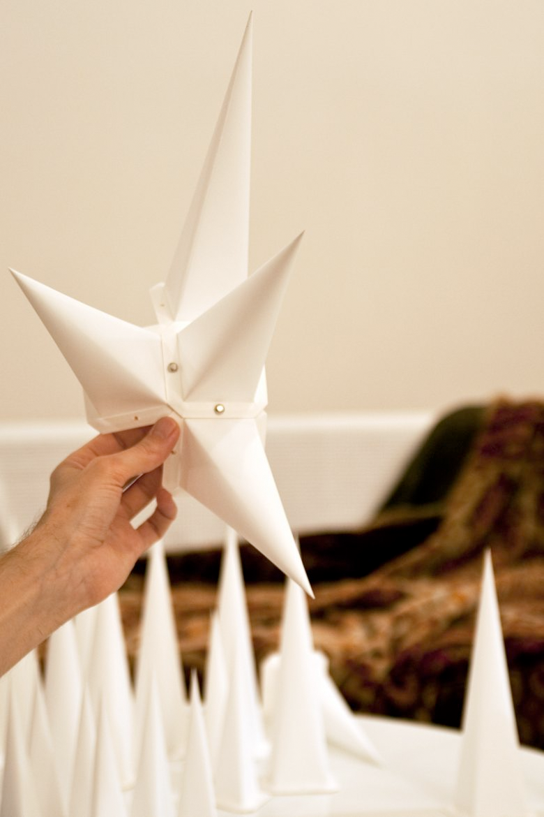 De første spidser monteres sammen. De første spidser monteres sammen.